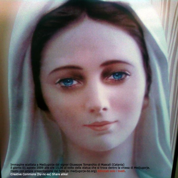 Une photo de la Vierge Marie étonnante Ritocco