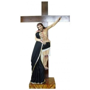 statue-en-bois-du-christ-sur-la-croix